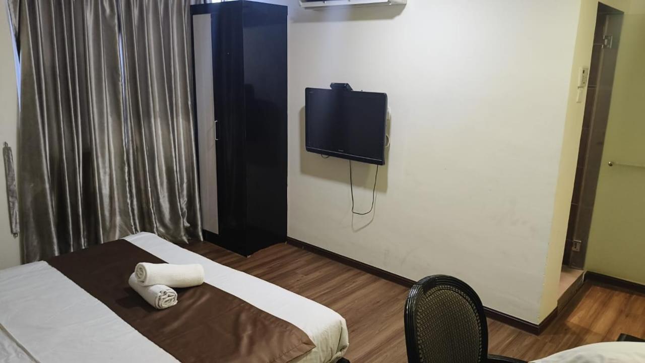 Bluebell Hotel Скудай Екстериор снимка