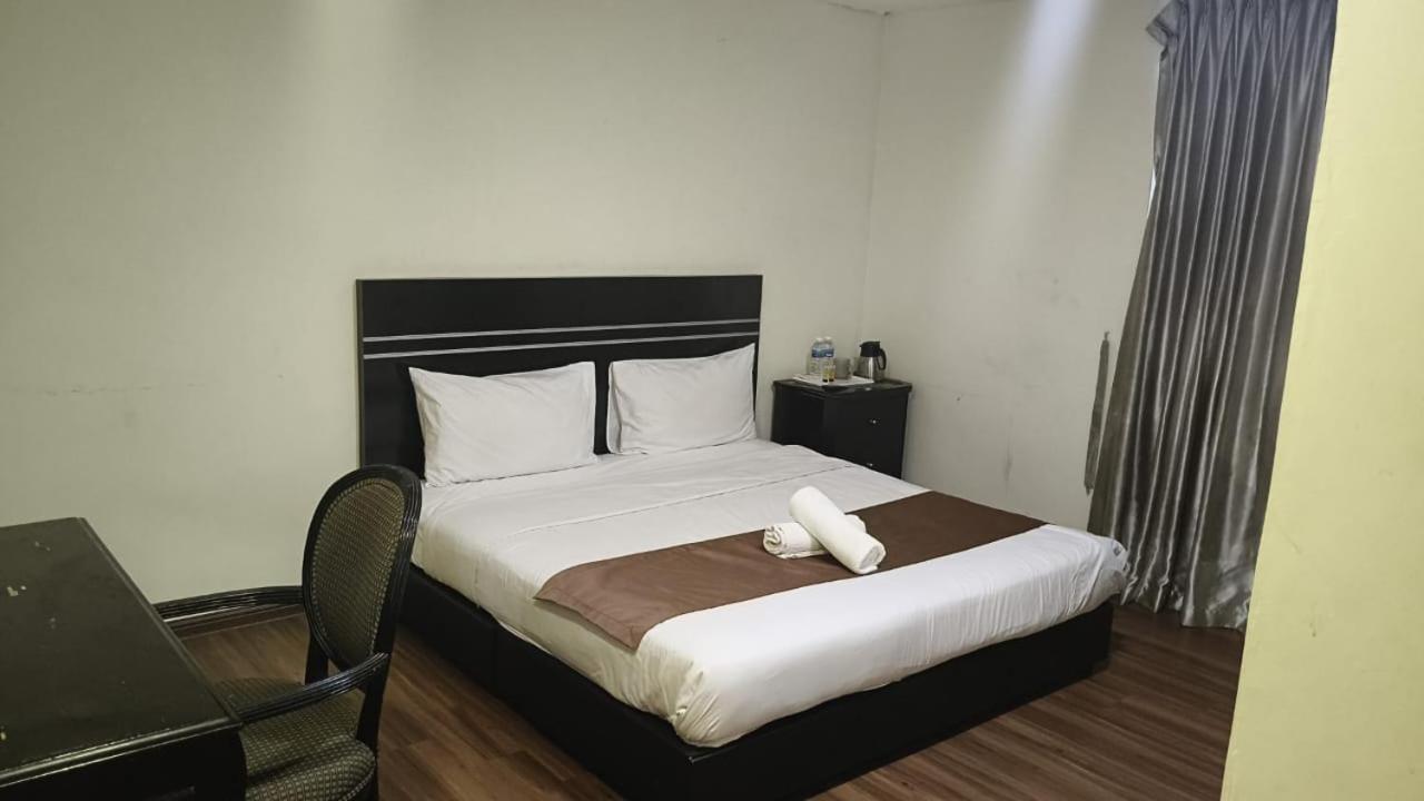 Bluebell Hotel Скудай Екстериор снимка
