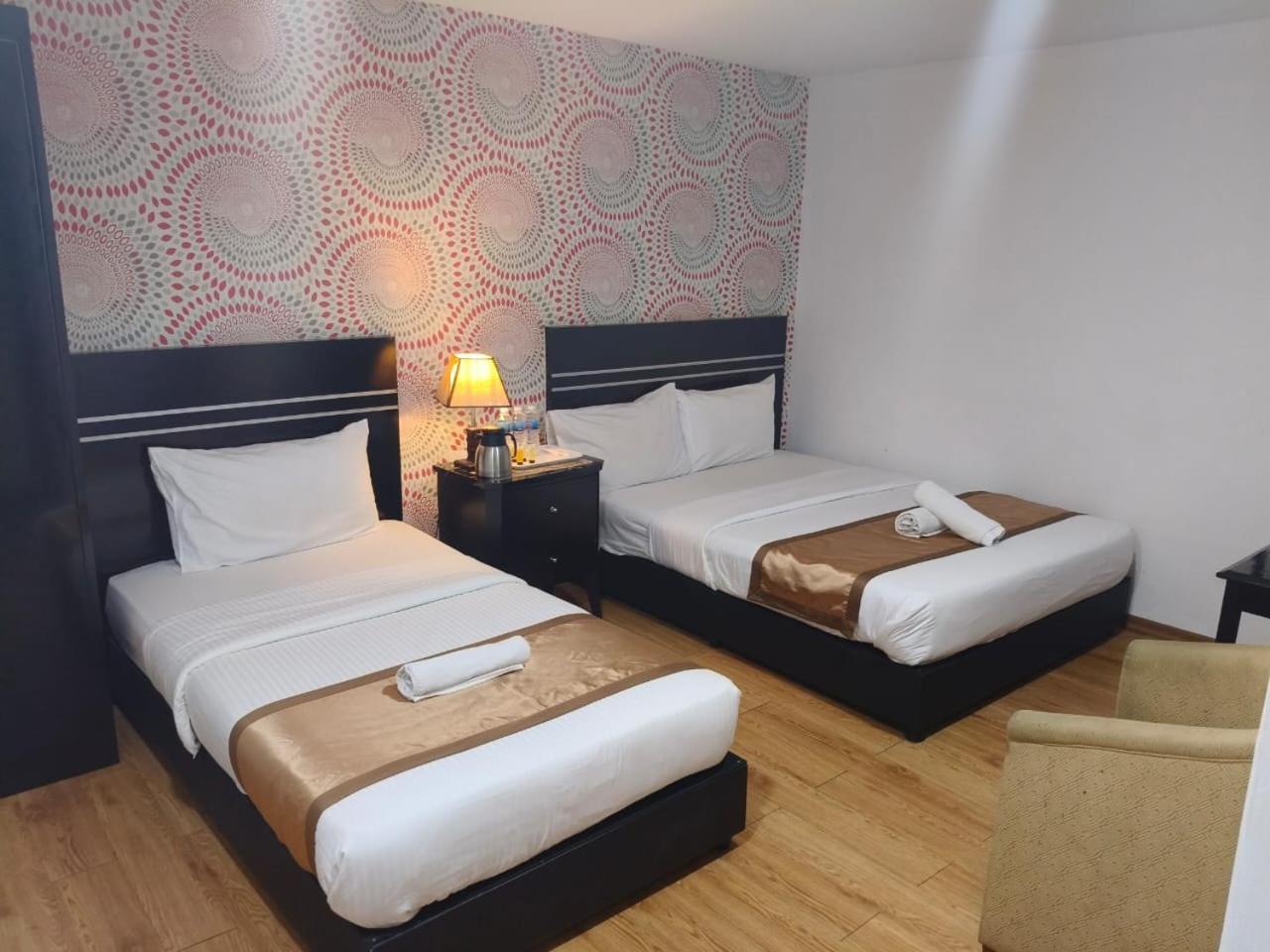 Bluebell Hotel Скудай Екстериор снимка