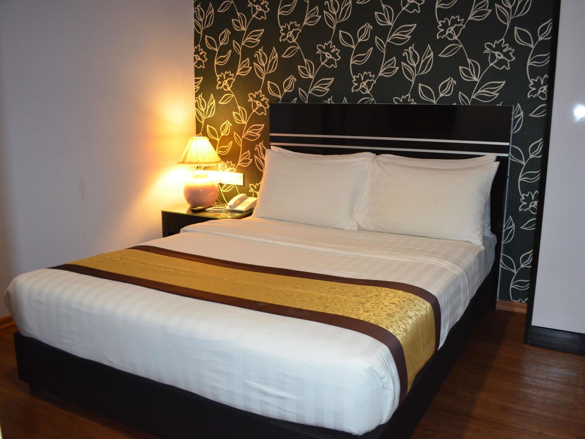 Bluebell Hotel Скудай Екстериор снимка