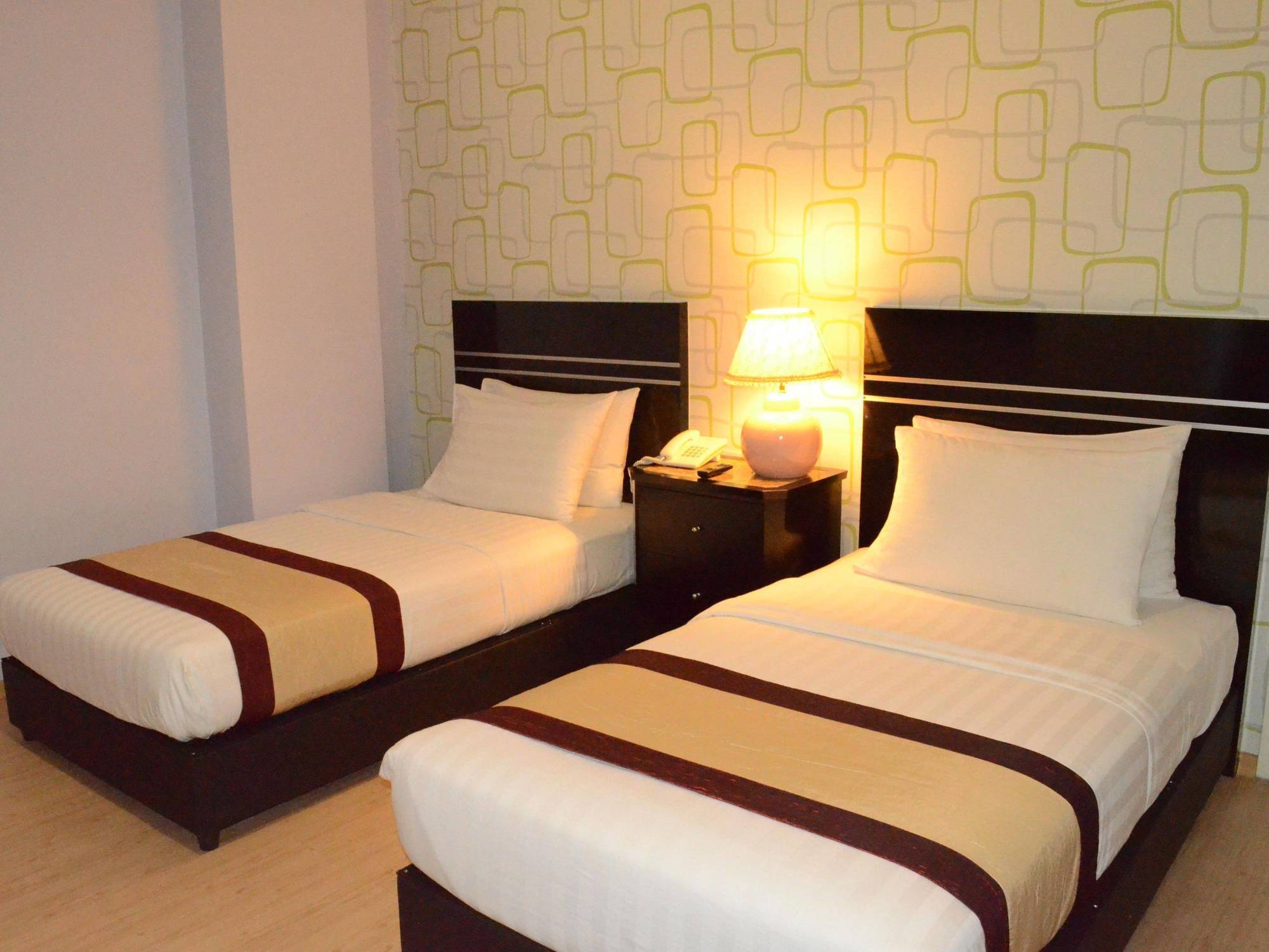 Bluebell Hotel Скудай Екстериор снимка