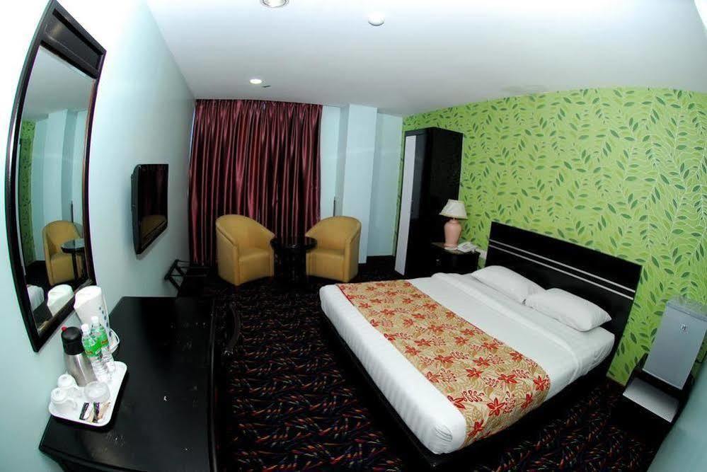 Bluebell Hotel Скудай Екстериор снимка