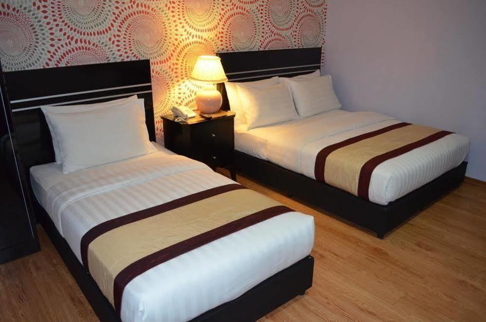 Bluebell Hotel Скудай Екстериор снимка