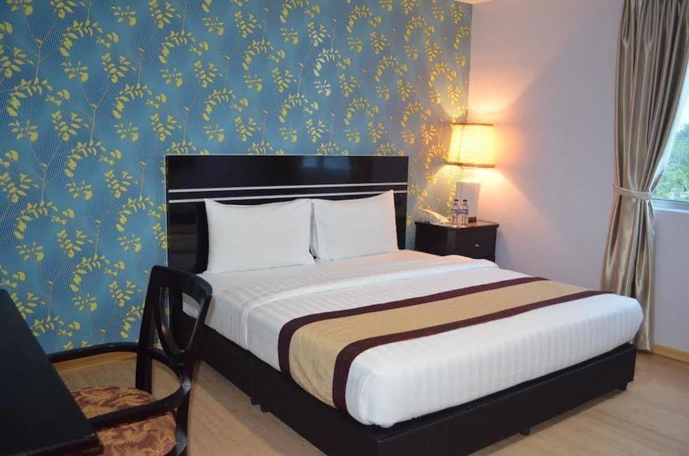 Bluebell Hotel Скудай Екстериор снимка