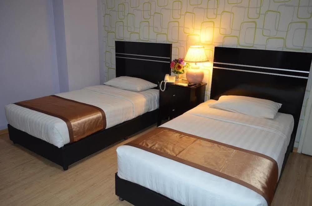 Bluebell Hotel Скудай Екстериор снимка