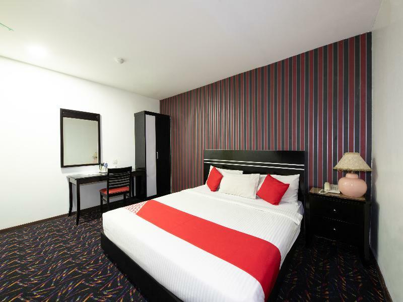 Bluebell Hotel Скудай Екстериор снимка